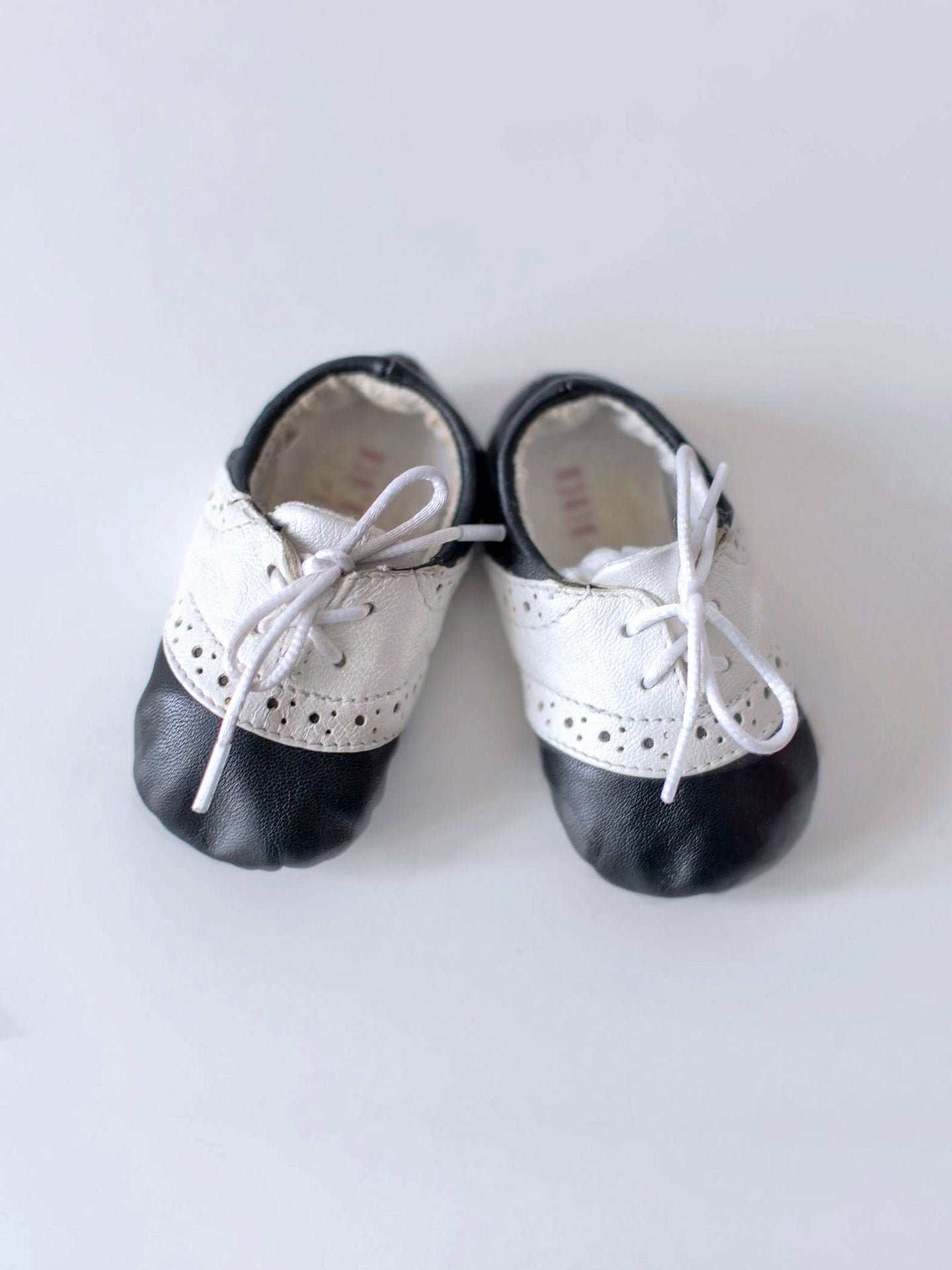 [US1] Baby Bloch Black & White Leather Shoes in box
