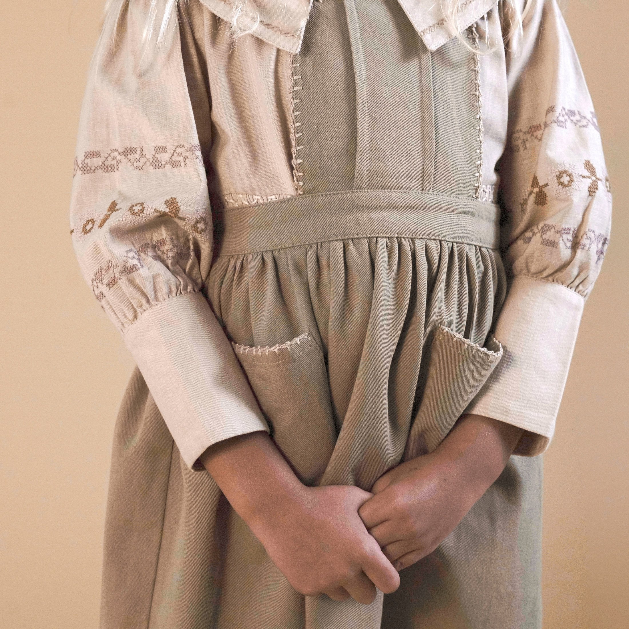 5-7y] Apolina Lena Pinafore Cotton Twill Whipstitch Dress